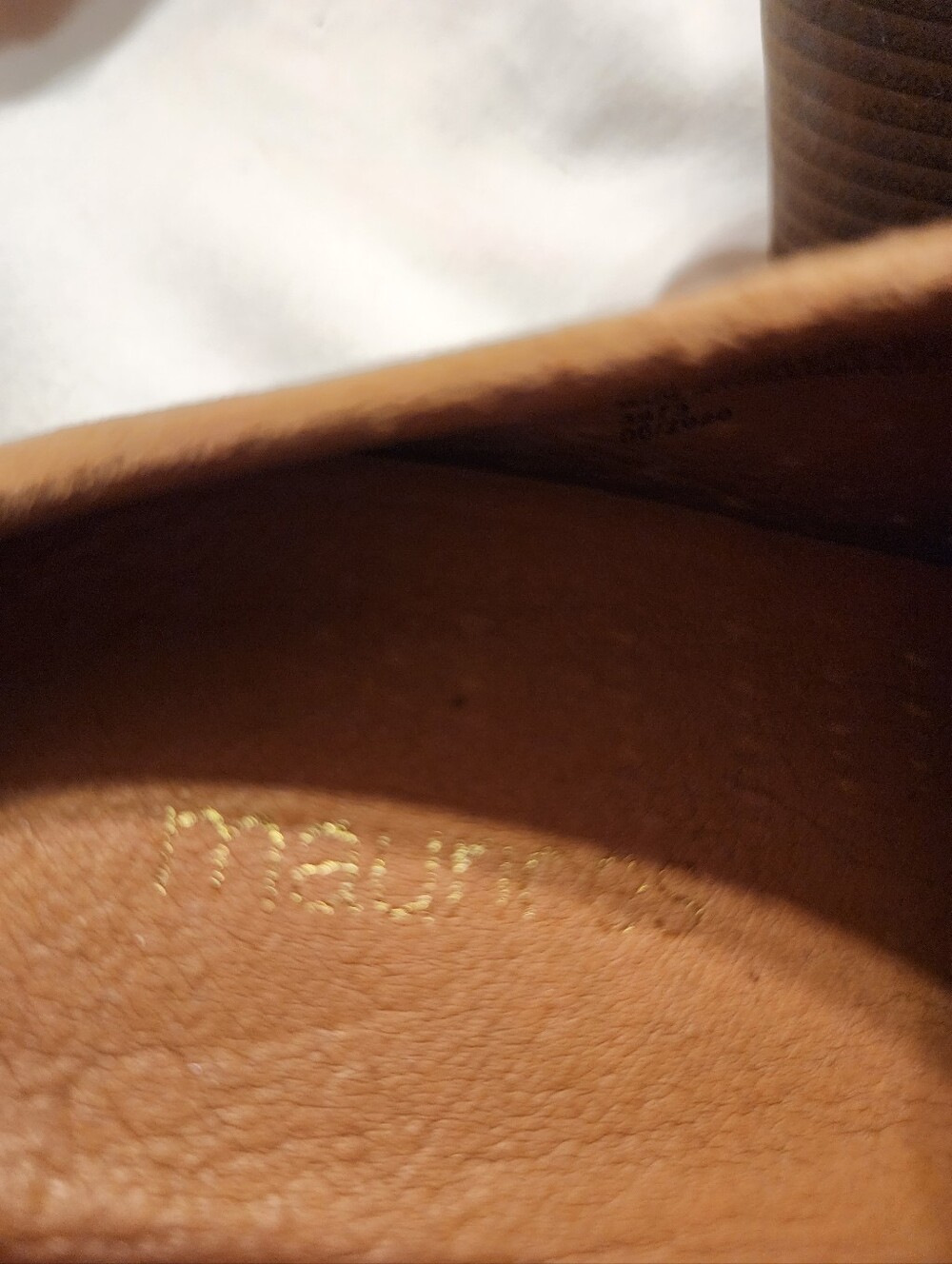 Maurice womens size 8.5 faux suede tan cutout mules - Picture 6 of 8